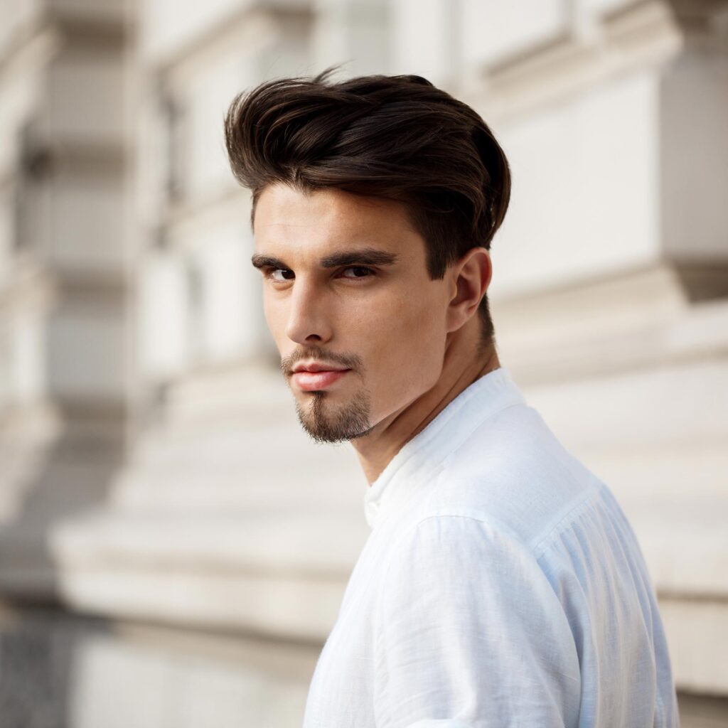 Corte de pelo de hombre de Peluqueros de Moda